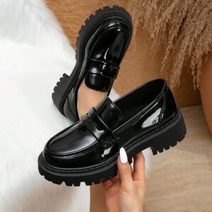 SHEIN Glossy Black Loafers